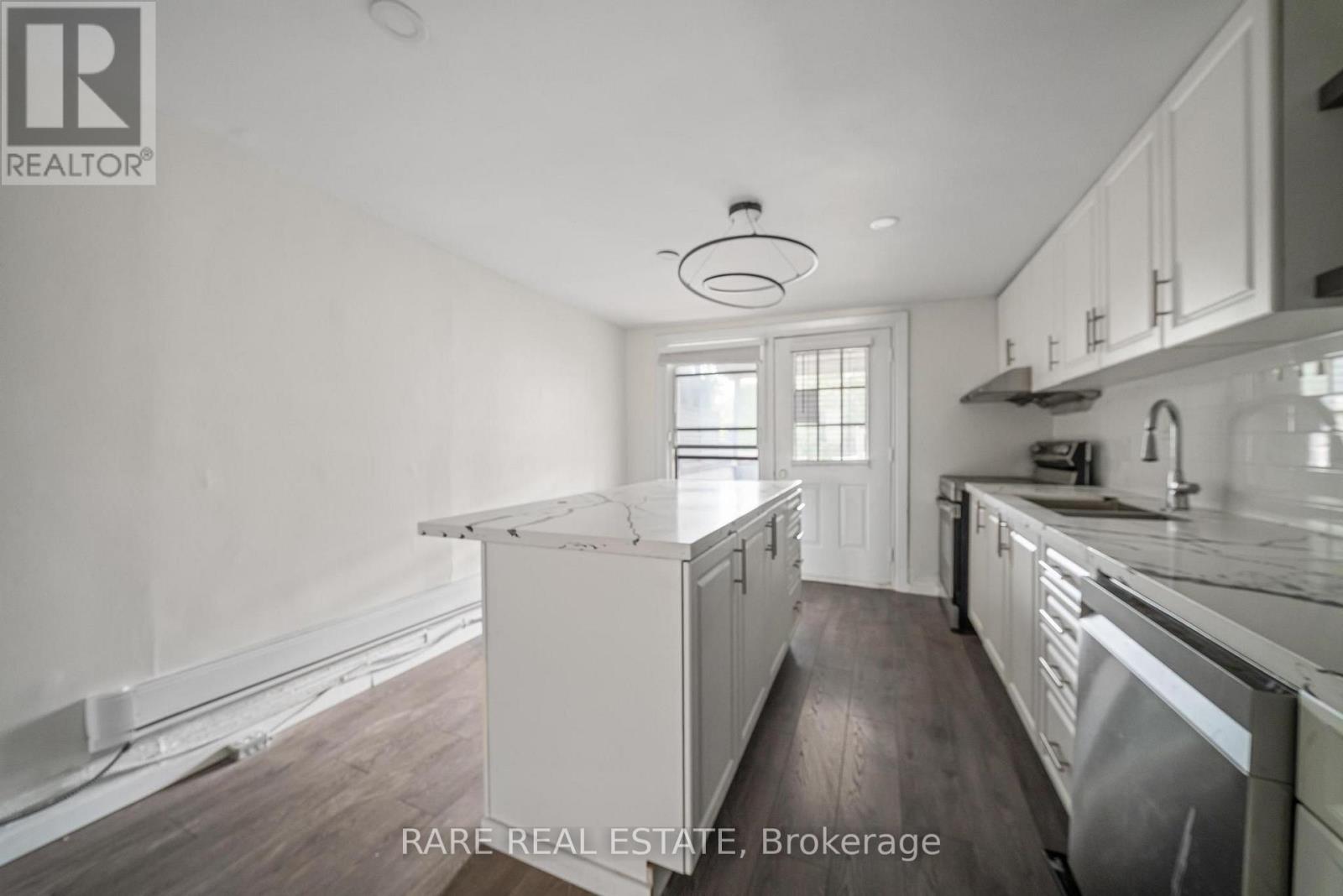 200 Bathurst Street, Toronto, Ontario  M5T 2R8 - Photo 4 - C13830342