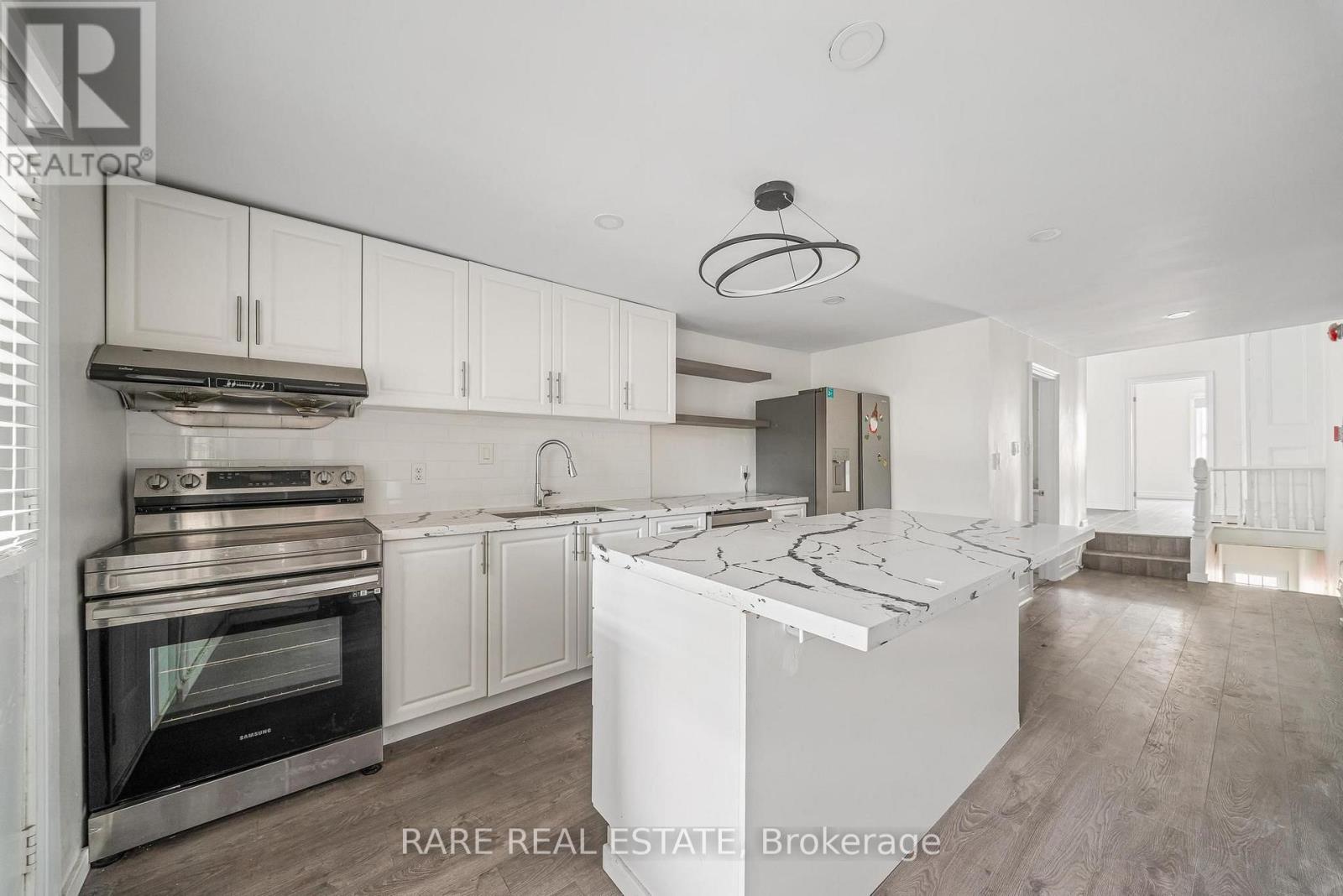 200 Bathurst Street, Toronto, Ontario  M5T 2R8 - Photo 2 - C13830344