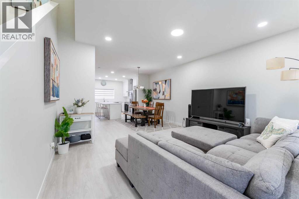 172 Belmont Green SW, Calgary, Alberta  T2X 4W3 - Photo 6 - A2345282