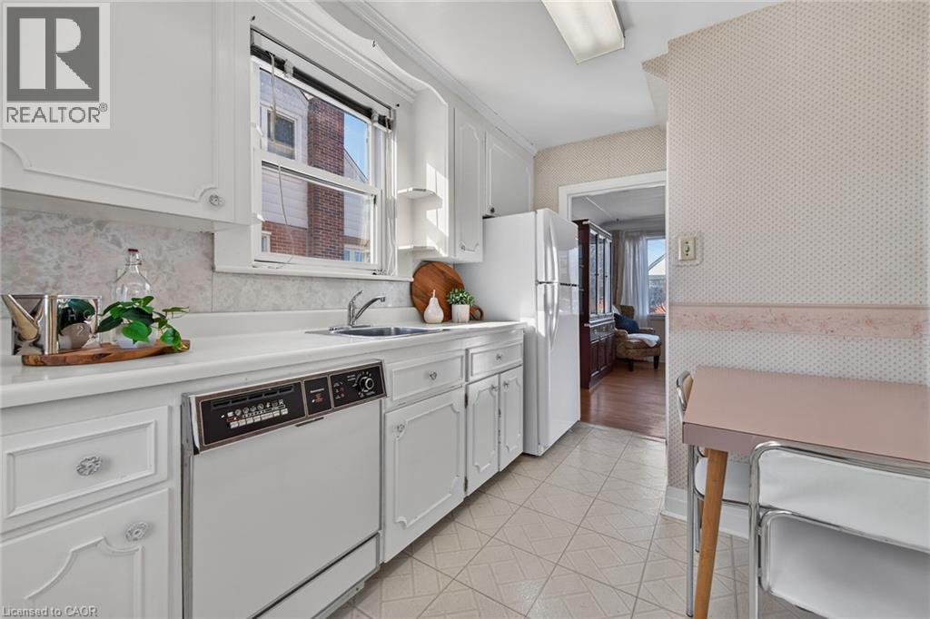 174 Montrose Avenue, Hamilton, Ontario  L8K 4Y9 - Photo 14 - 40865036