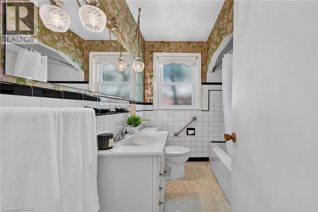 174 Montrose Avenue, Hamilton, Ontario  L8K 4Y9 - Photo 20 - 40865036