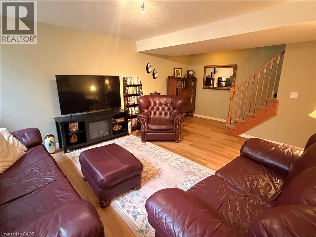 40 Stornoway Crescent, Huron East, Ontario  N0K 1W0 - Photo 2 - 40866452