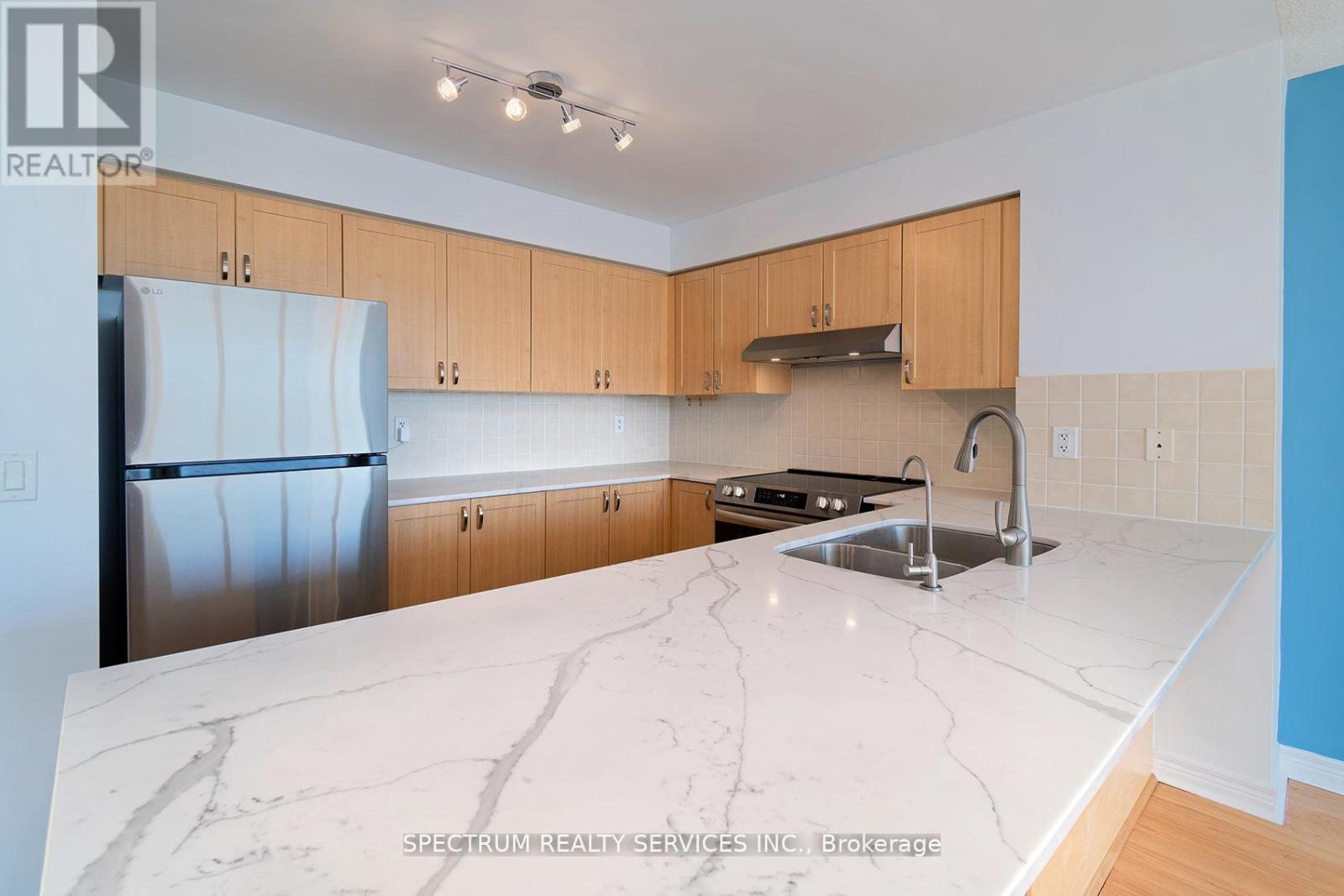 904 - 15 North Park Road, Vaughan, Ontario  L4J 0A1 - Photo 7 - N13830338