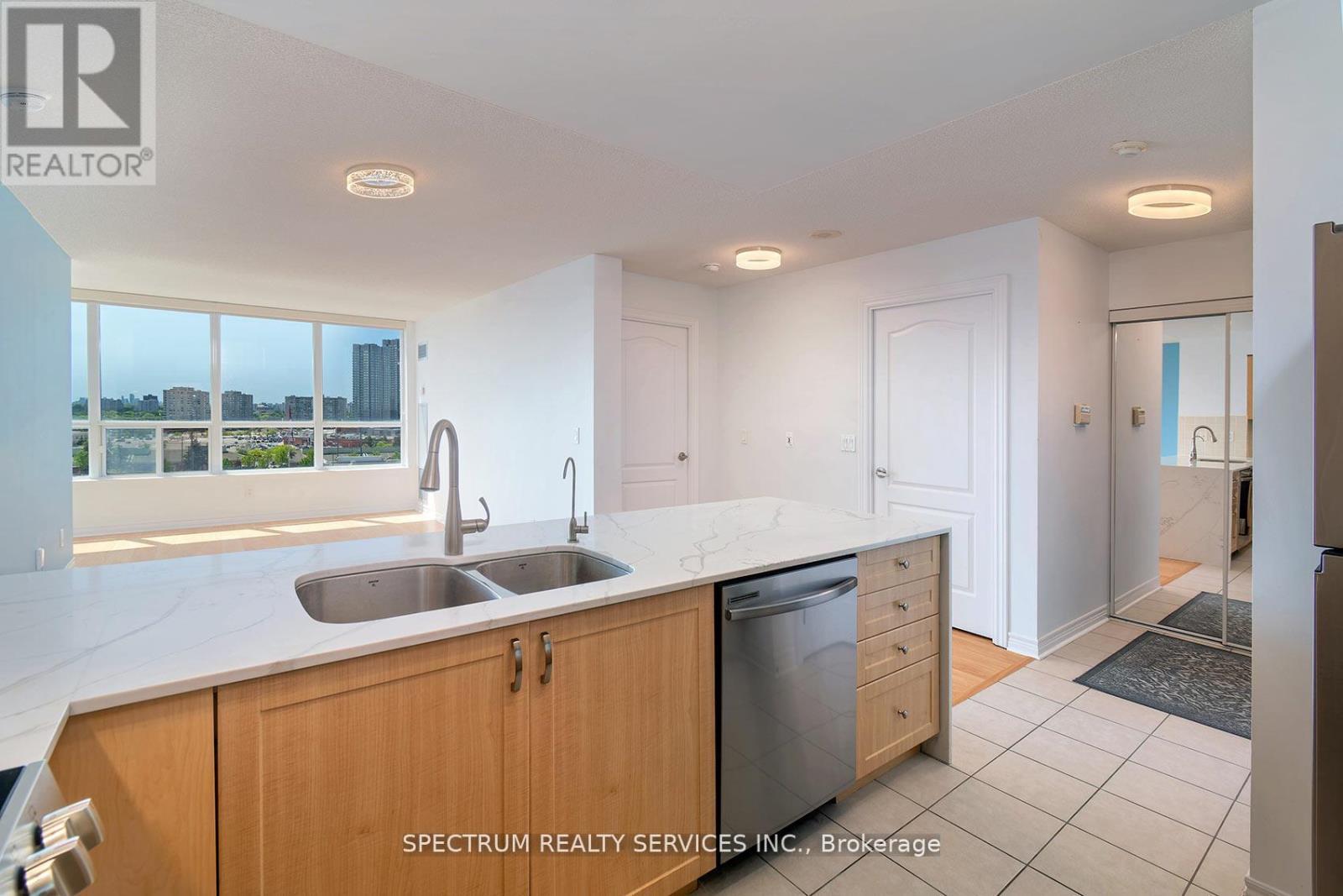 904 - 15 North Park Road, Vaughan, Ontario  L4J 0A1 - Photo 8 - N13830338