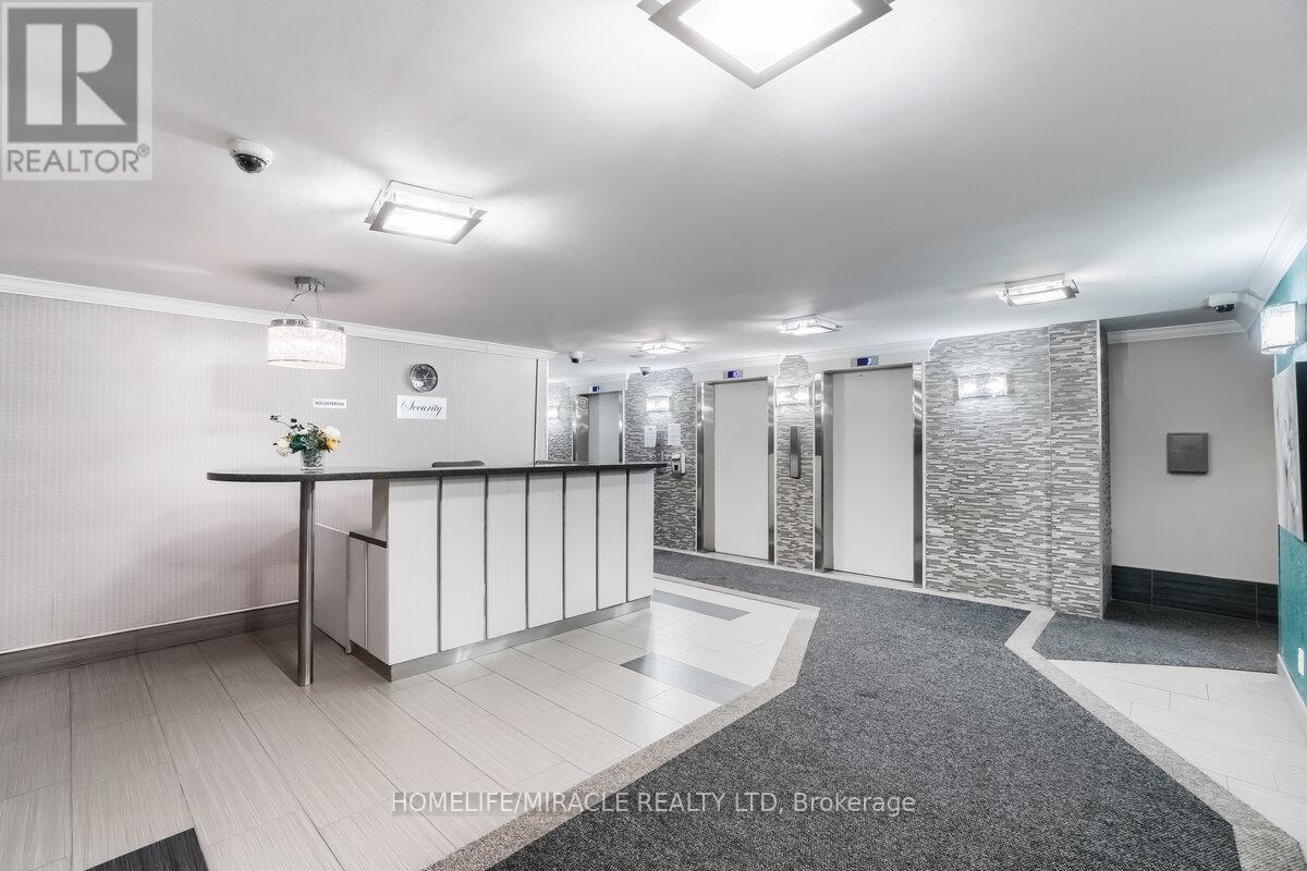 1703 - 15 Kensington Road, Brampton, Ontario L6T 3W2 - Photo 4 - W13830424