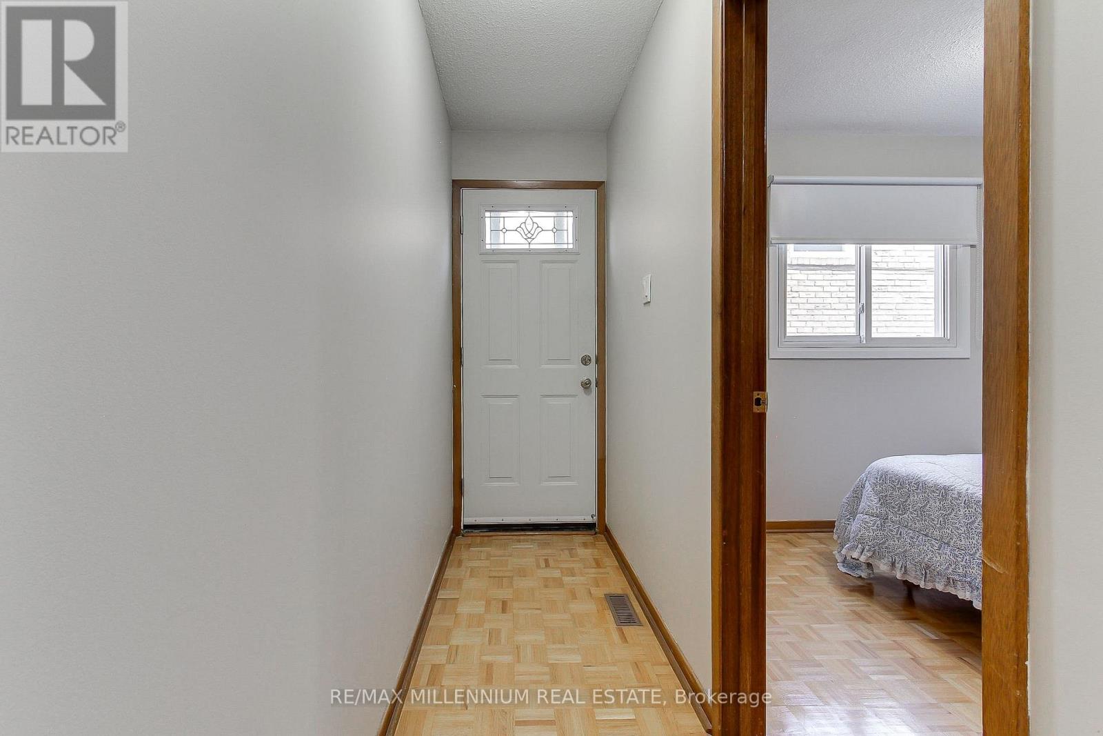 7431 Sigsbee Drive, Mississauga, Ontario  L4T 3S5 - Photo 23 - W13830426