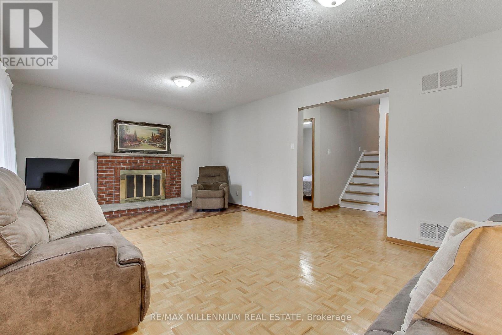 7431 Sigsbee Drive, Mississauga, Ontario  L4T 3S5 - Photo 25 - W13830426
