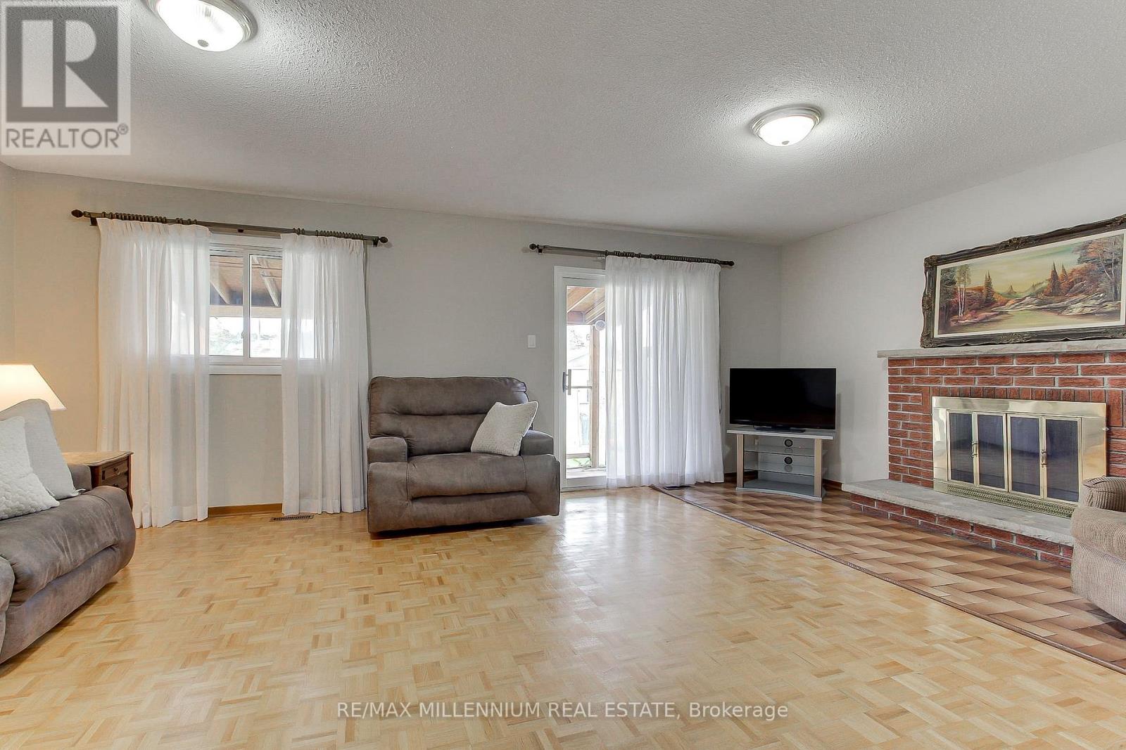 7431 Sigsbee Drive, Mississauga, Ontario  L4T 3S5 - Photo 26 - W13830426