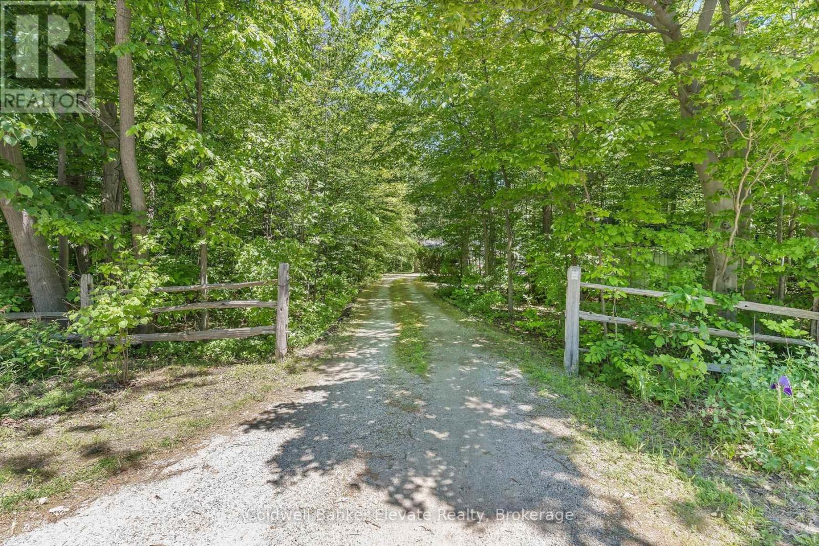 9761 Eighth Line, Halton Hills, Ontario L7G 4S5 - Photo 2 - W13830446