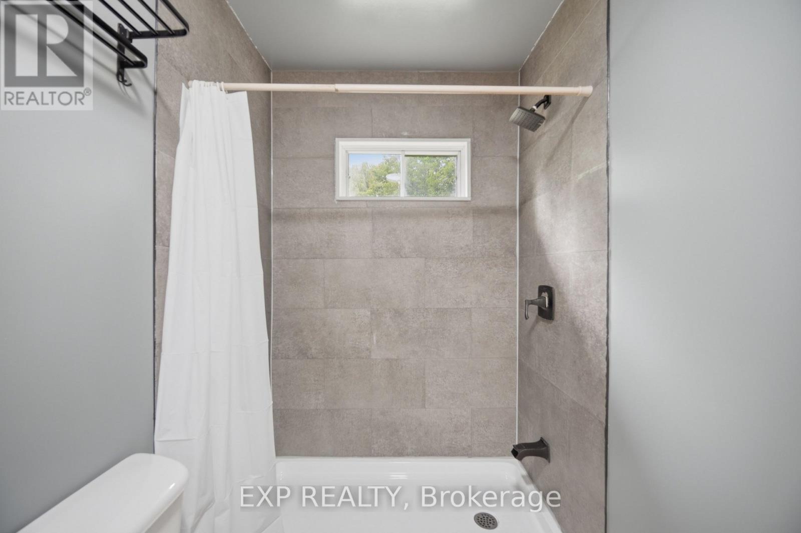 32 Maple Avenue E, Halton Hills, Ontario  L7G 5M2 - Photo 19 - W13830454