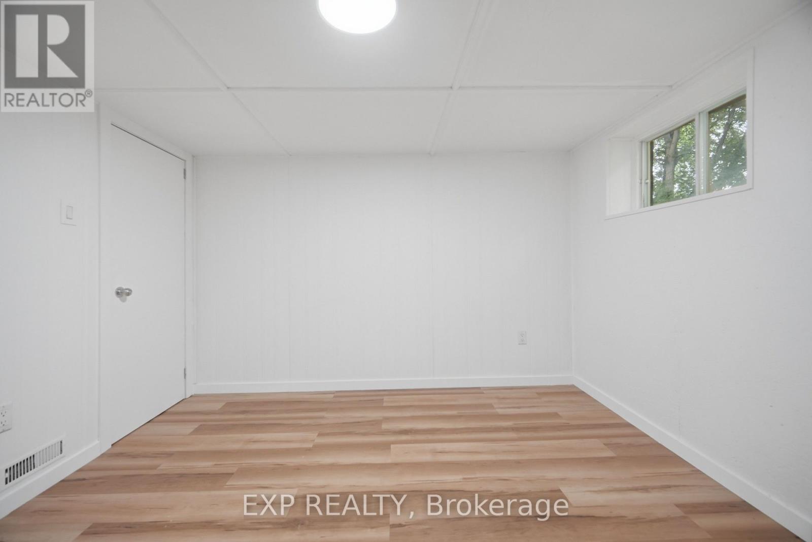 32 Maple Avenue E, Halton Hills, Ontario  L7G 5M2 - Photo 31 - W13830454