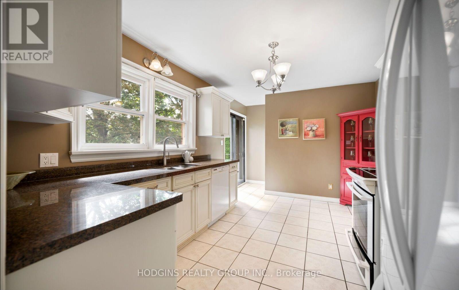 4334 Spruce Avenue, Burlington, Ontario  L7L 1L5 - Photo 17 - W13830456