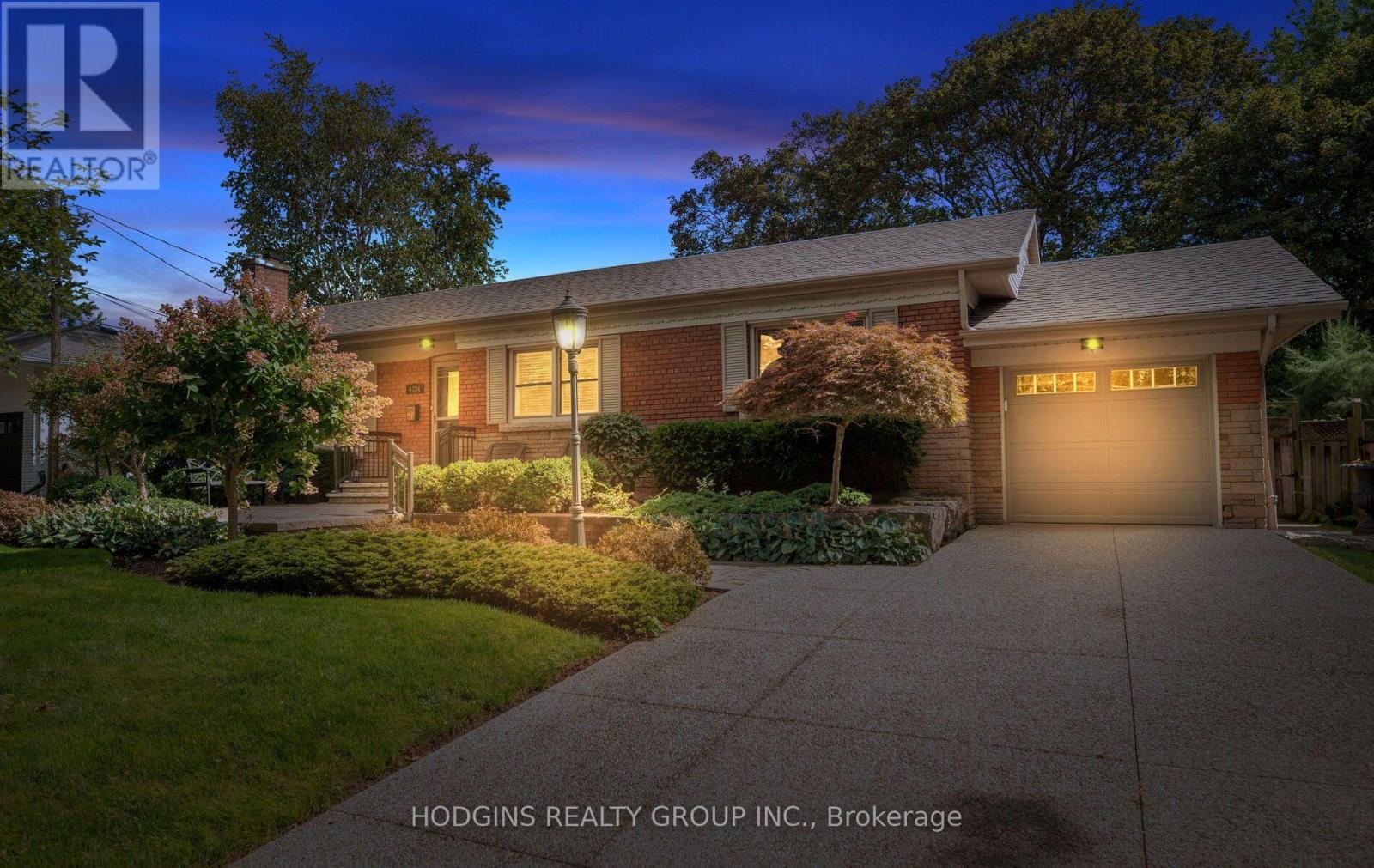 4334 Spruce Avenue, Burlington, Ontario  L7L 1L5 - Photo 6 - W13830456
