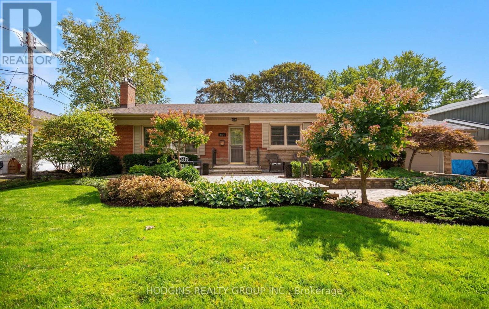 4334 Spruce Avenue, Burlington, Ontario  L7L 1L5 - Photo 7 - W13830456