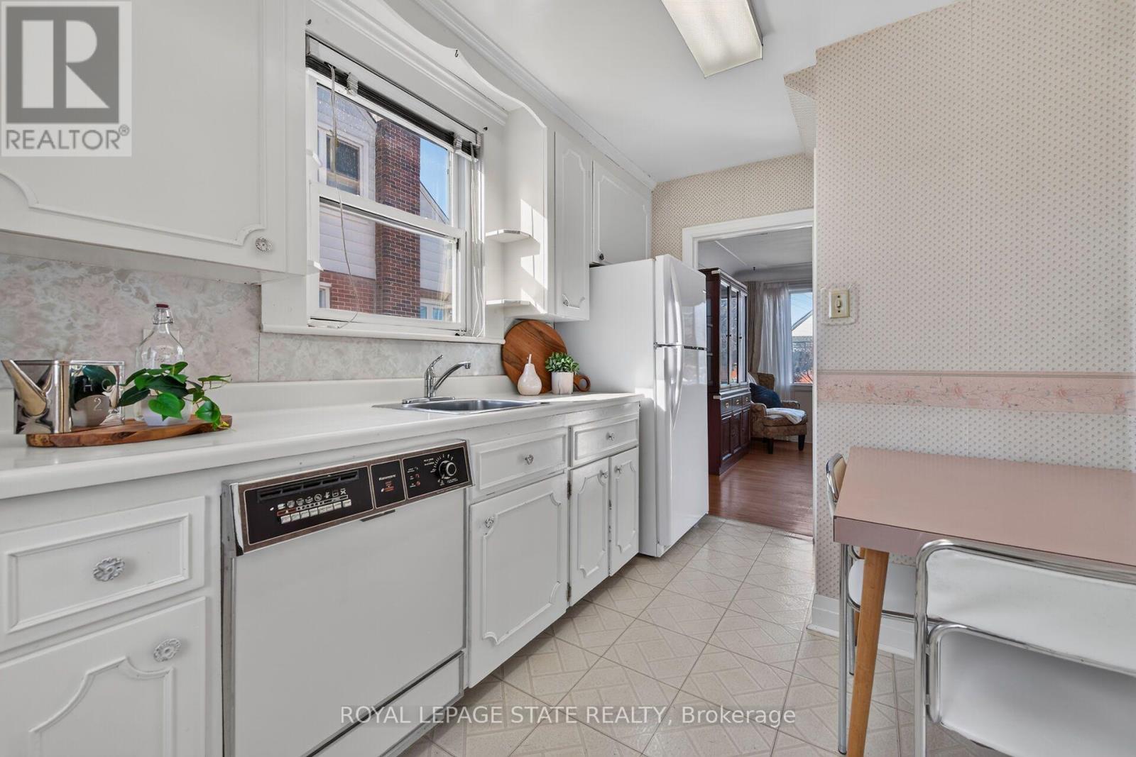 174 Montrose Avenue, Hamilton, Ontario L8K 4Y9 - Photo 9 - X13829214