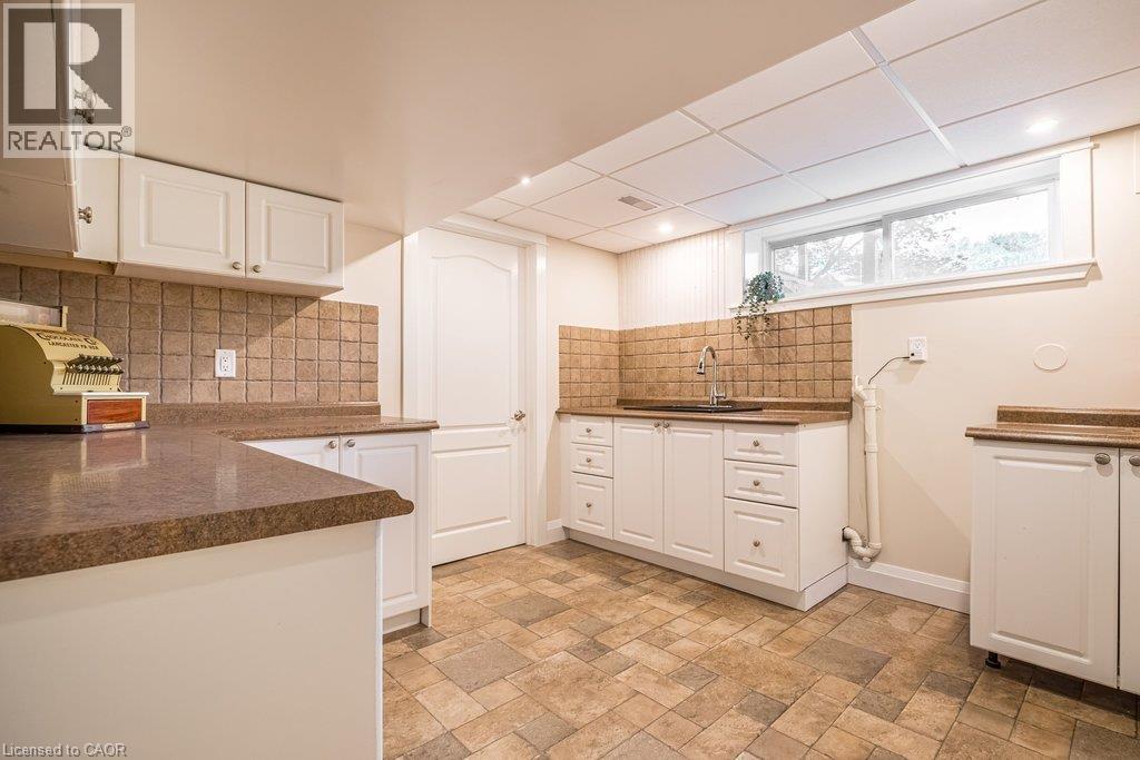 381 Woodworth Court, Ancaster, Ontario  L9G 2N2 - Photo 34 - 40866674