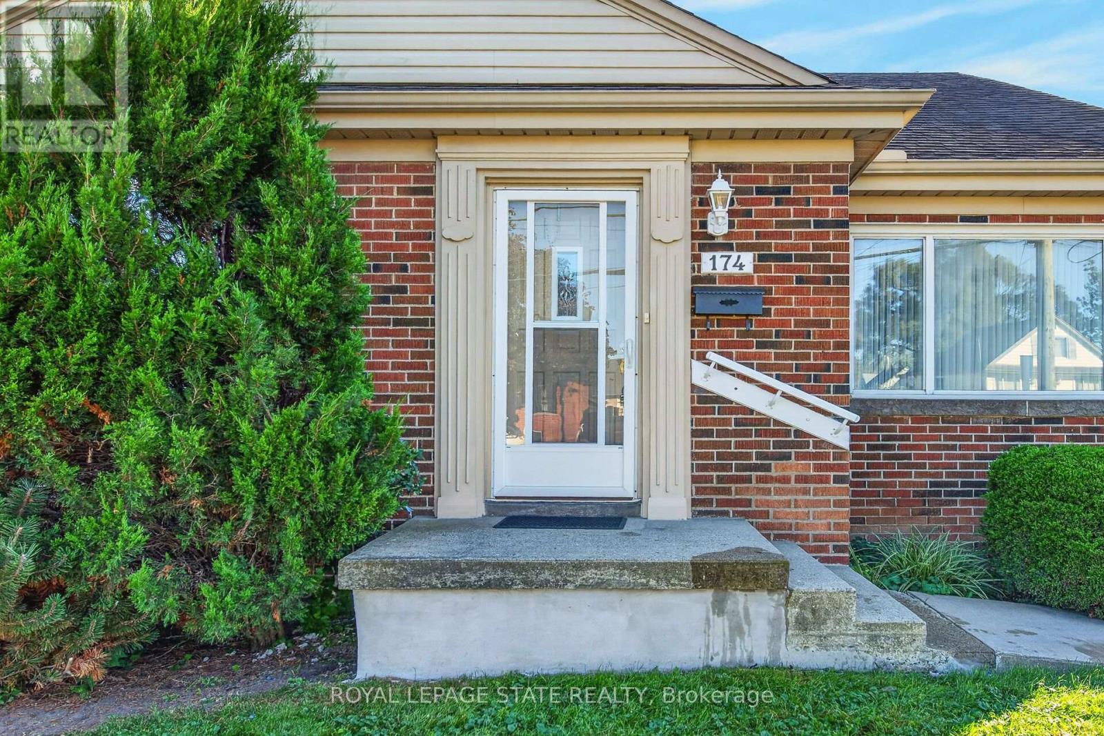 174 Montrose Avenue, Hamilton, Ontario L8K 4Y9 - Photo 2 - X13829214