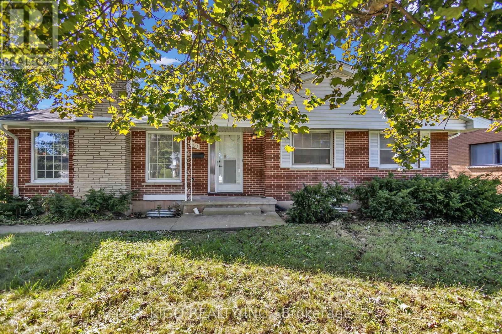 467 BASE LINE ROAD, London South, Ontario