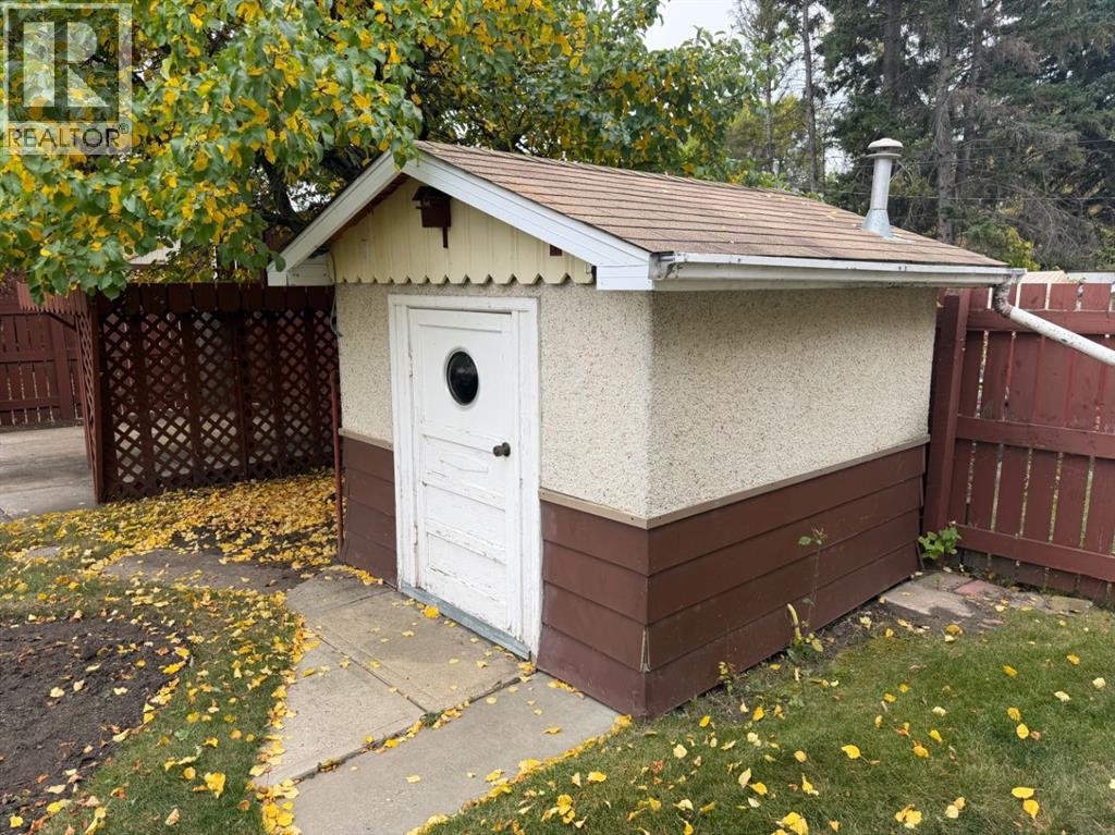 5615 51 Avenue, Camrose, Alberta  T4V 0W3 - Photo 38 - A2346698