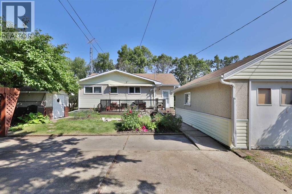 5615 51 Avenue, Camrose, Alberta  T4V 0W3 - Photo 46 - A2346698