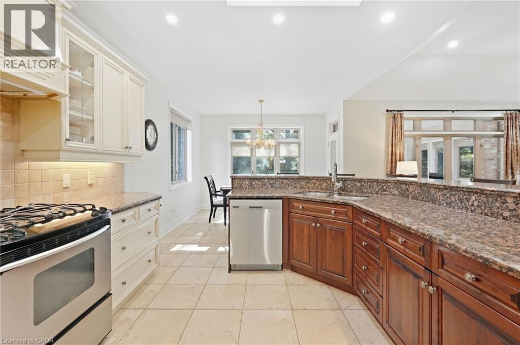 4 Summit Drive, Waterdown, Ontario  L8B 0E4 - Photo 11 - 40866414