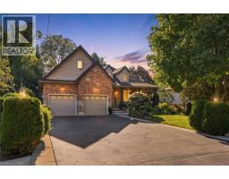 4 SUMMIT Drive, Waterdown, Ontario