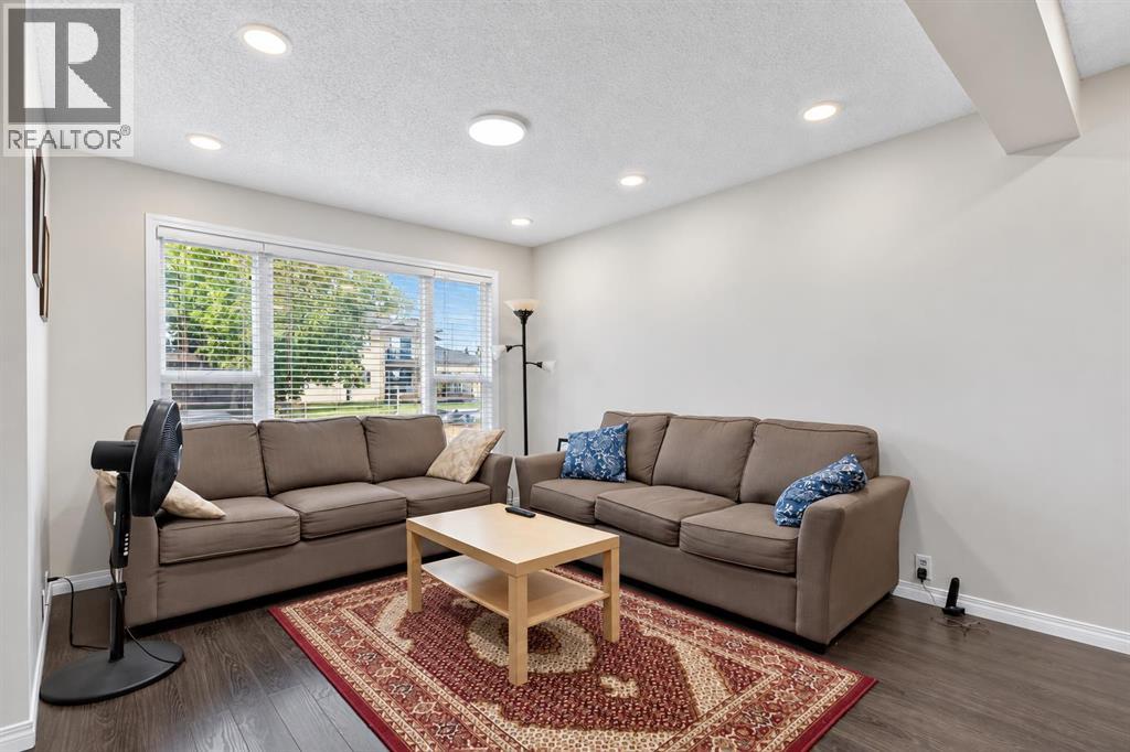 369 Falshire Drive Ne, Calgary, Alberta  t3j 1t8 - Photo 6 - A2345557