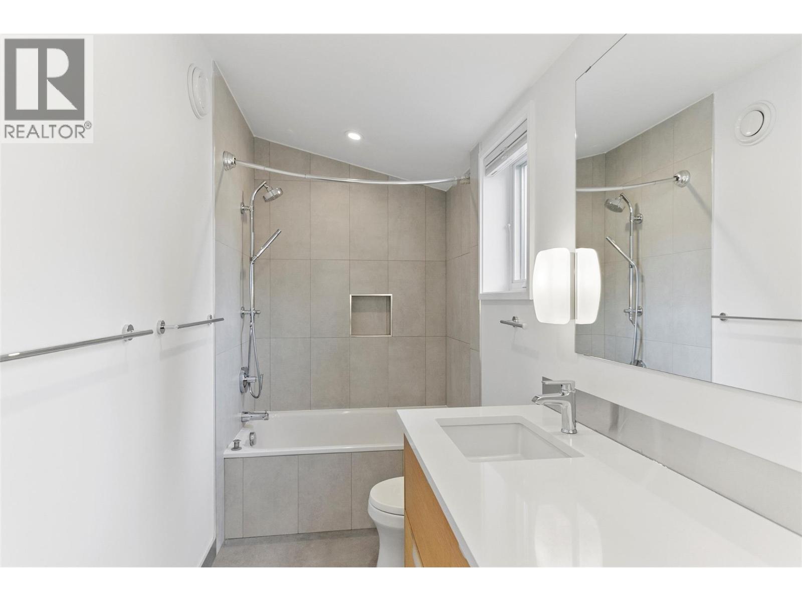 410 Fourth Street W, Revelstoke, British Columbia  V0E 2S0 - Photo 33 - 10390521