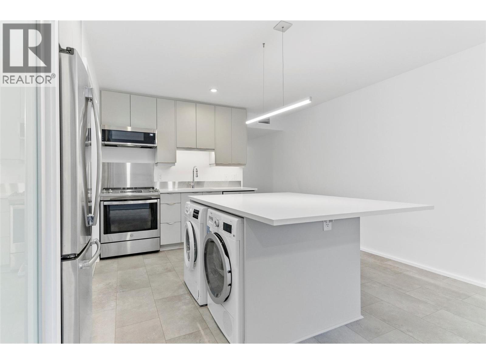 410 Fourth Street W, Revelstoke, British Columbia  V0E 2S0 - Photo 42 - 10390521