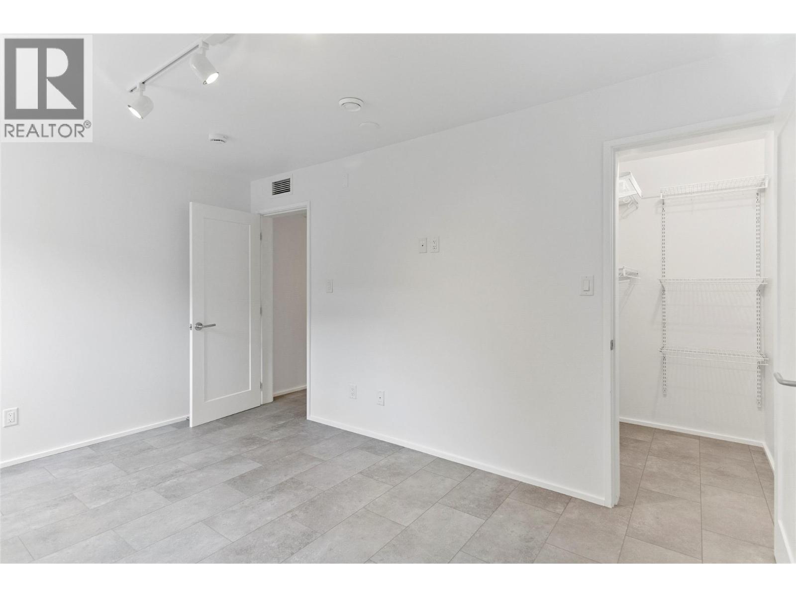 410 Fourth Street W, Revelstoke, British Columbia  V0E 2S0 - Photo 49 - 10390521