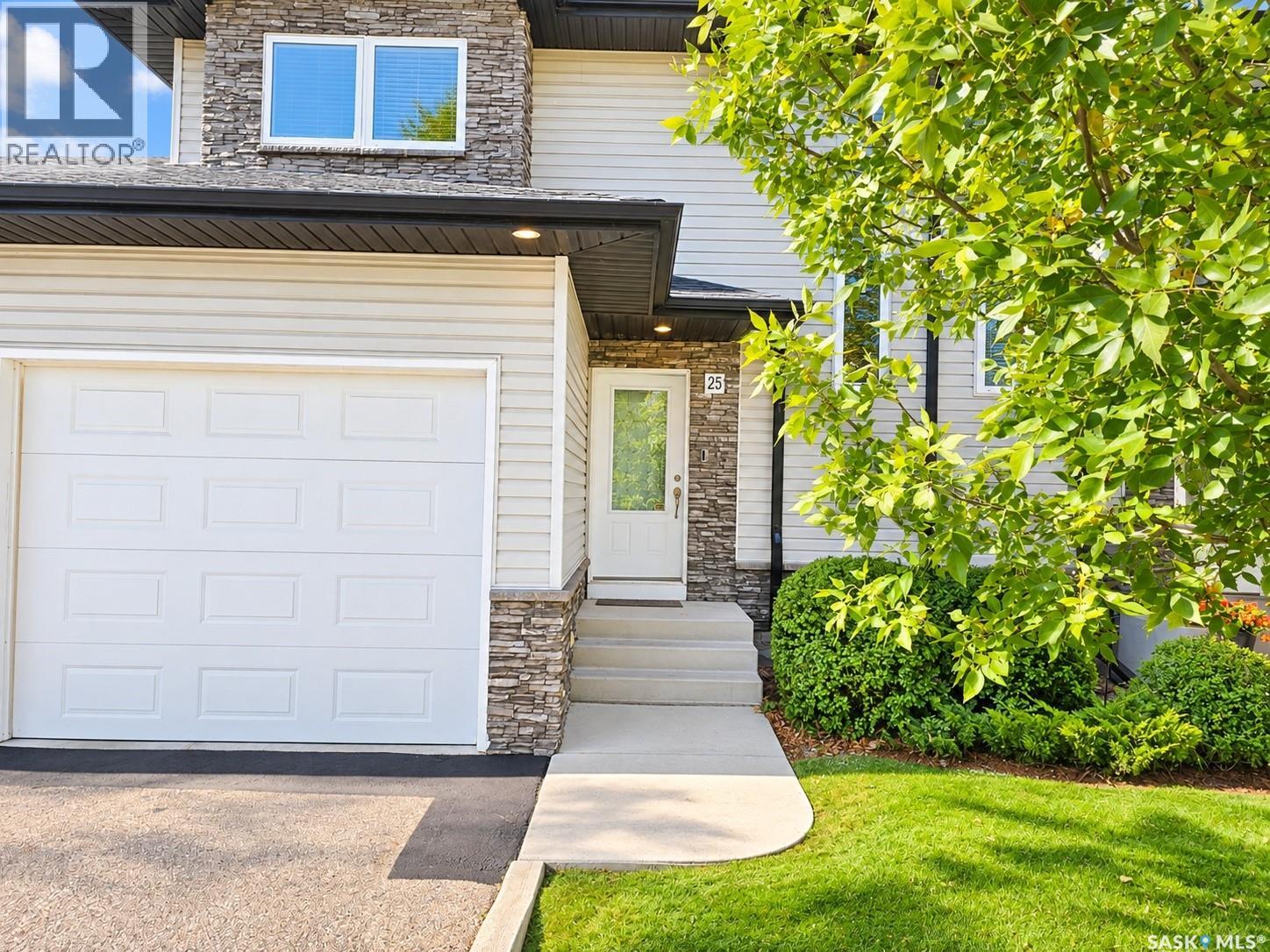 25 547 East Hampton Boulevard, Saskatoon, Saskatchewan  S7R 0H8 - Photo 2 - SK049591