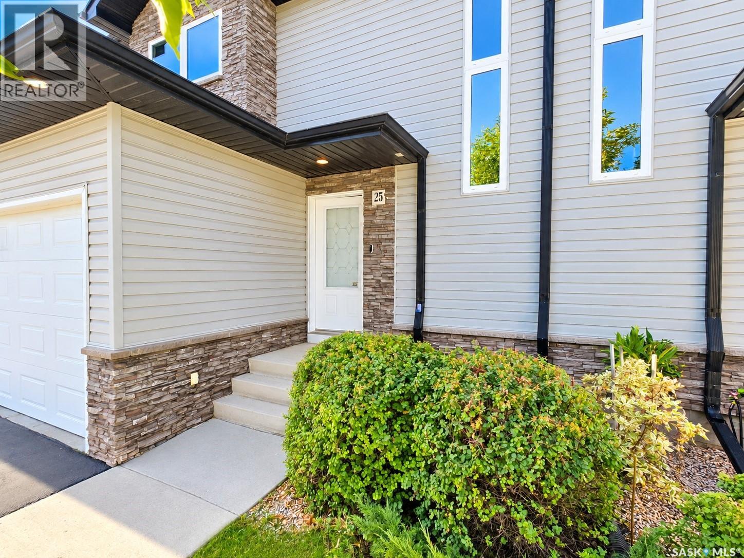 25 547 East Hampton Boulevard, Saskatoon, Saskatchewan  S7R 0H8 - Photo 3 - SK049591