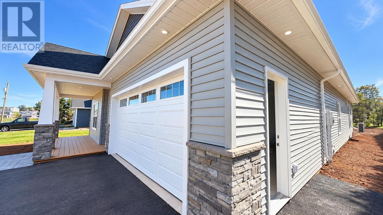 14 Norman Drive, East Royalty, Prince Edward Island  C1C 1E9 - Photo 3 - 202617367