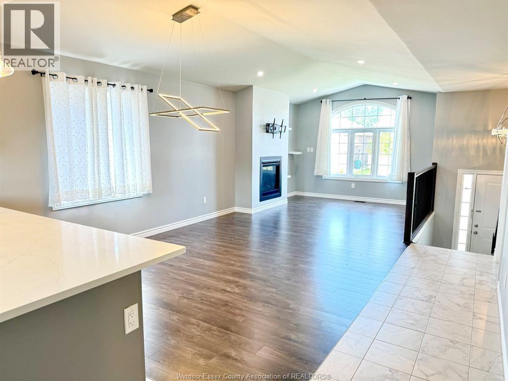 1076 Lublin Avenue, Windsor, Ontario  N8P 0E5 - Photo 3 - 26023658