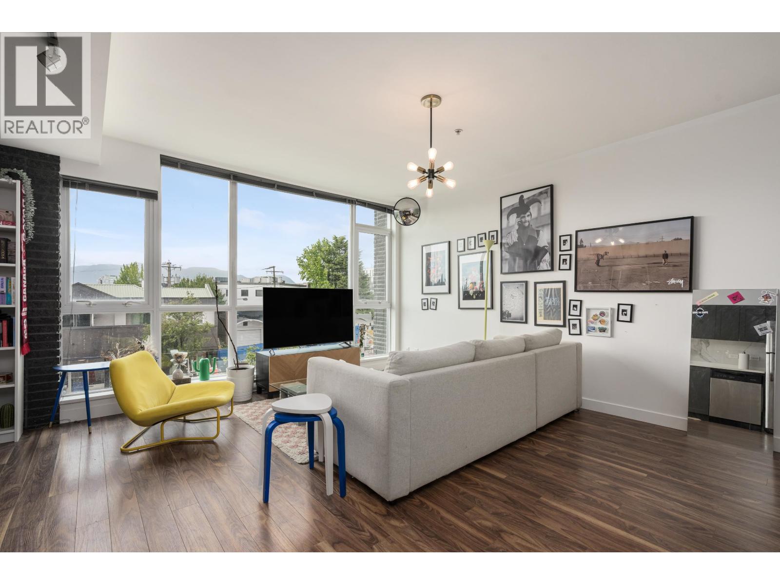 208 2511 QUEBEC STREET, Vancouver, British Columbia