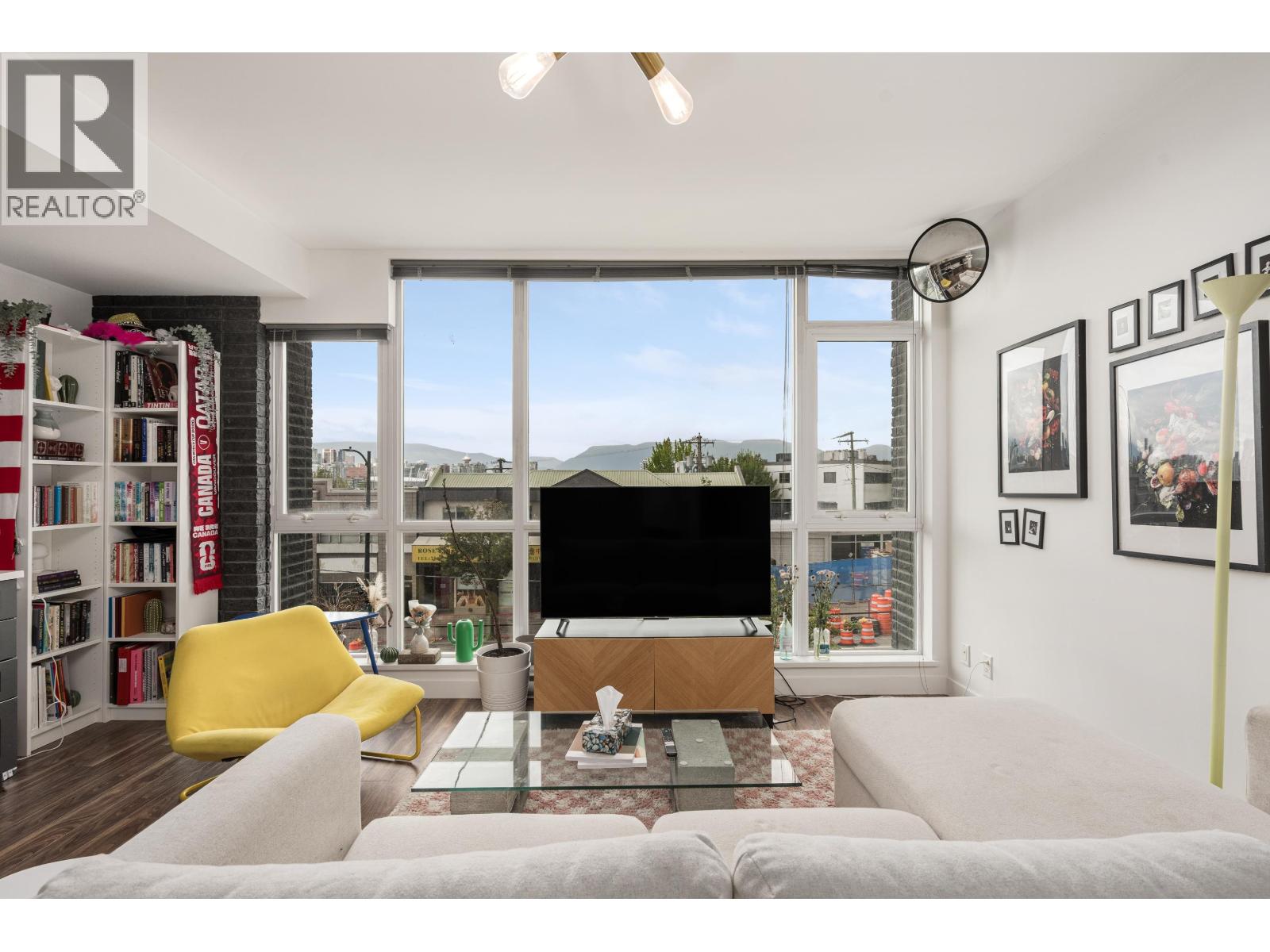 208 2511 Quebec Street, Vancouver, British Columbia  V5T 0B6 - Photo 2 - R3169702