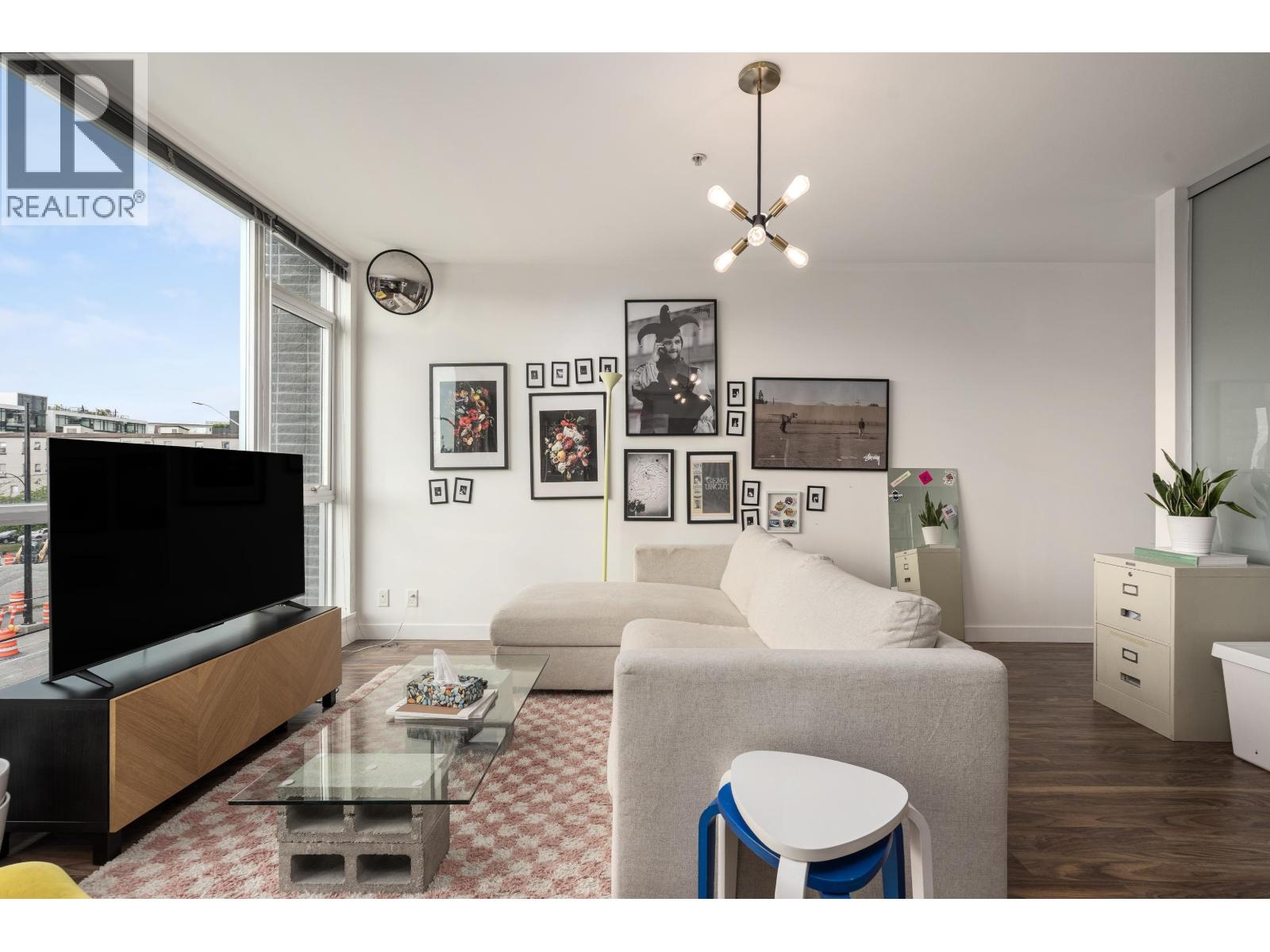 208 2511 Quebec Street, Vancouver, British Columbia  V5T 0B6 - Photo 3 - R3169702