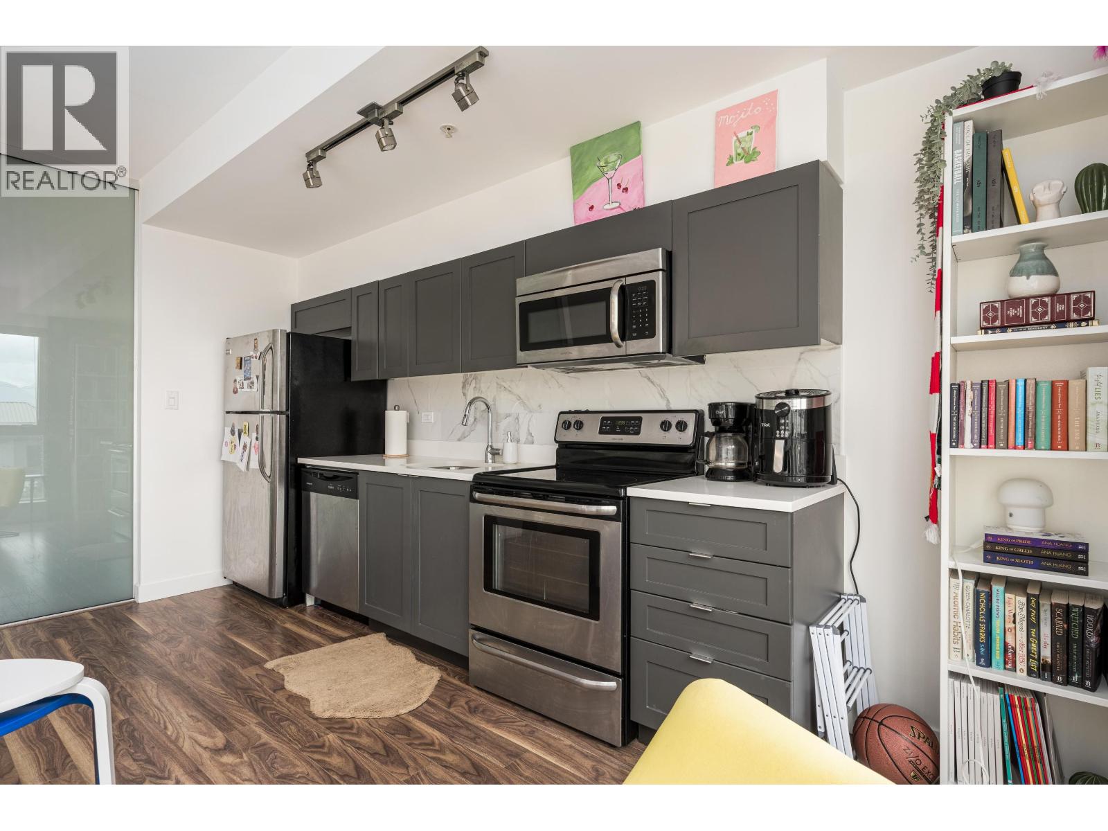 208 2511 Quebec Street, Vancouver, British Columbia  V5T 0B6 - Photo 4 - R3169702