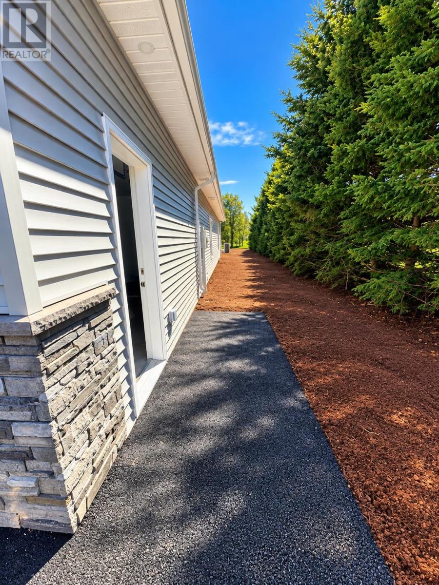14 Norman Drive, East Royalty, Prince Edward Island  C1C 1E9 - Photo 4 - 202617367