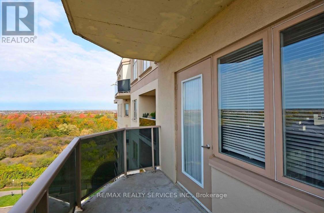 803 - 10 Dayspring Circle, Brampton, Ontario L6P 1B9 - Photo 11 - W13761414