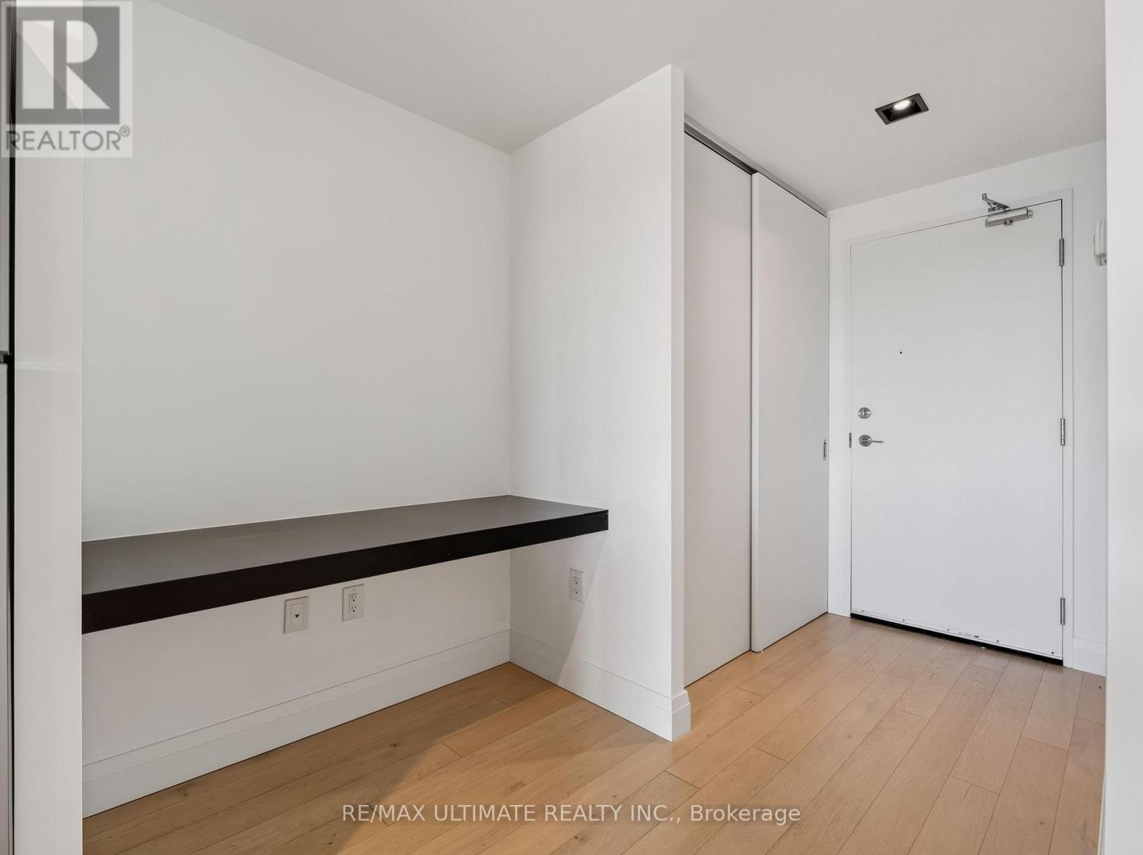 701 - 32 Trolley Crescent, Toronto, Ontario  M5A 0E9 - Photo 6 - C13830508