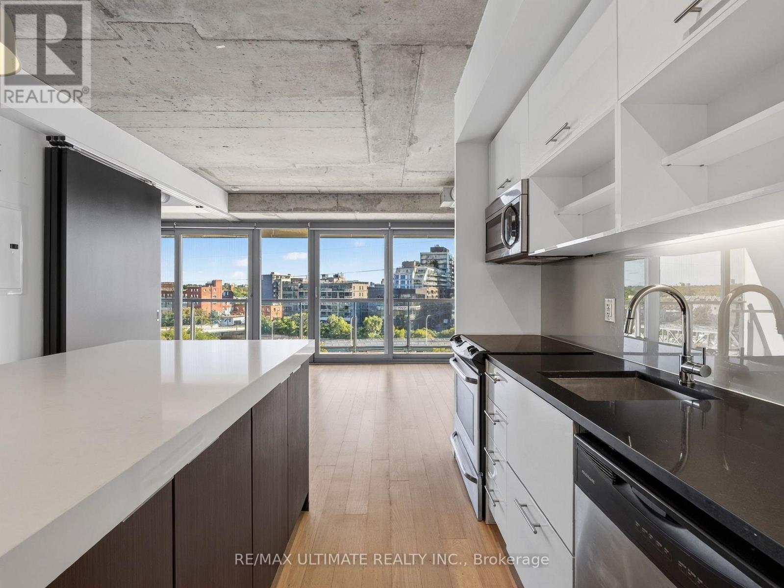 701 - 32 Trolley Crescent, Toronto, Ontario  M5A 0E9 - Photo 7 - C13830508
