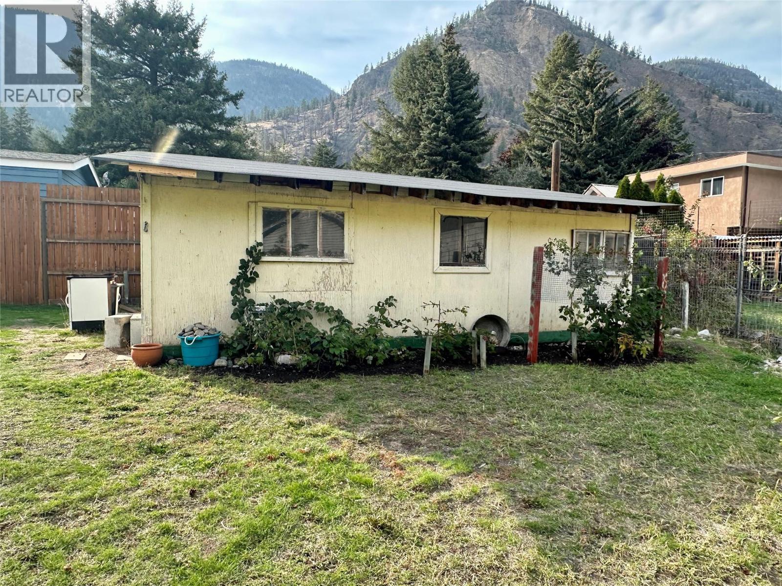 2632 6th Street, Olalla, British Columbia  V0X 1N0 - Photo 9 - 10401549
