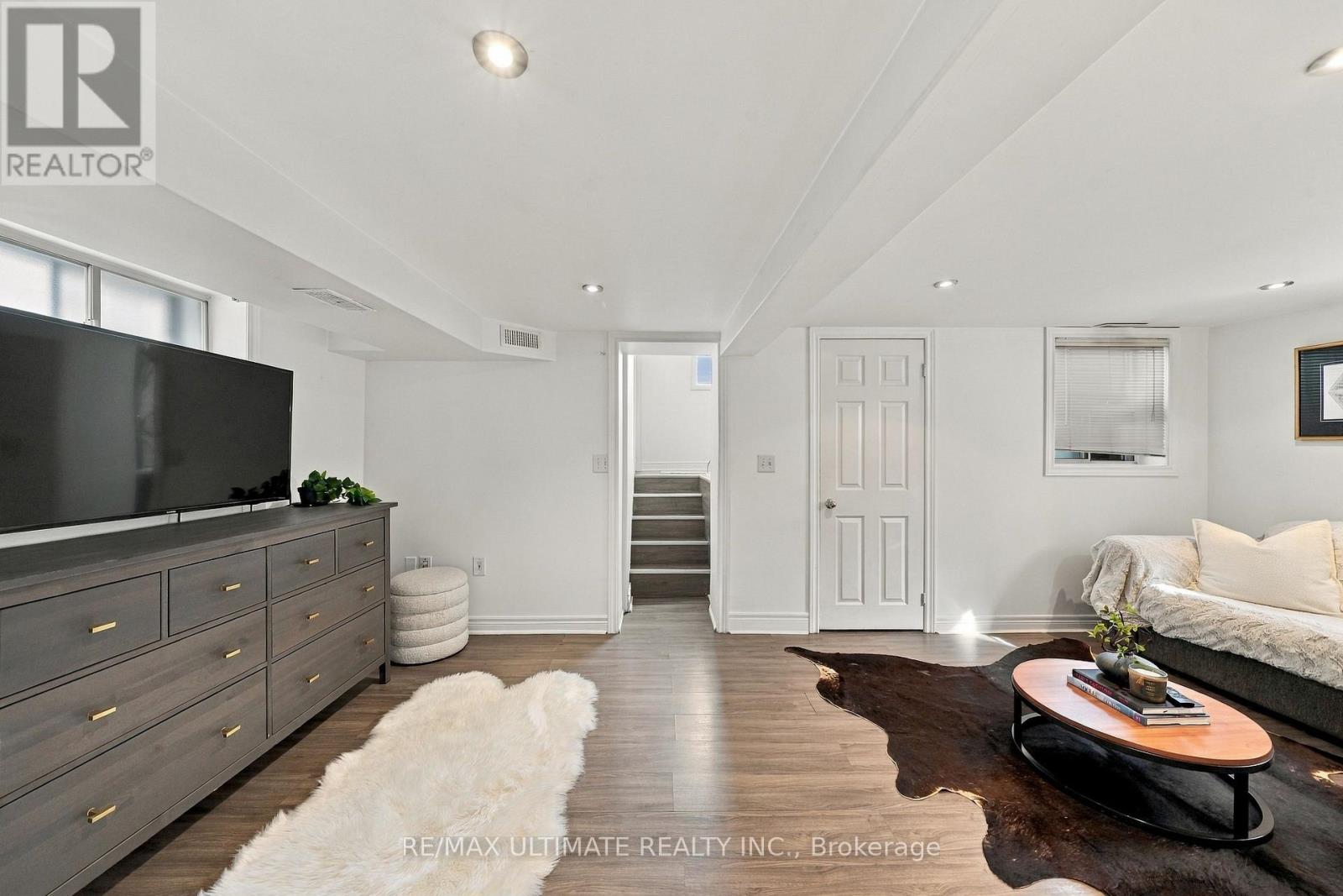 372 Blackthorn Avenue, Toronto, Ontario  M6M 3B9 - Photo 16 - W13830496
