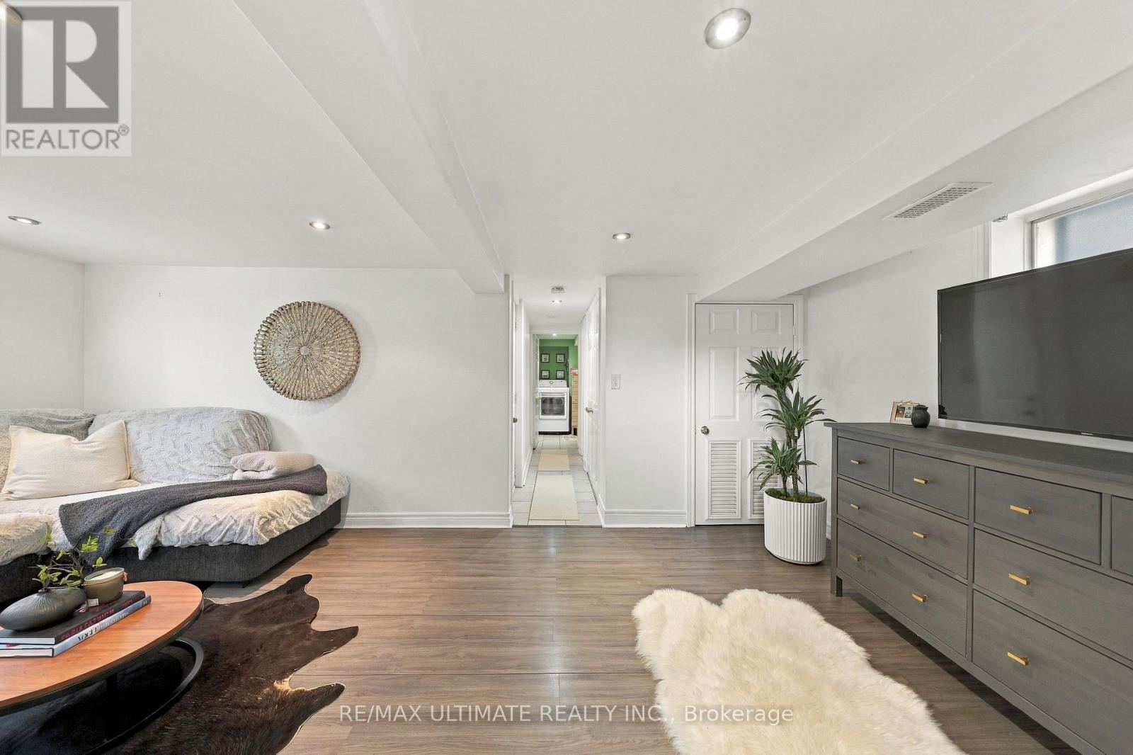372 Blackthorn Avenue, Toronto, Ontario  M6M 3B9 - Photo 17 - W13830496