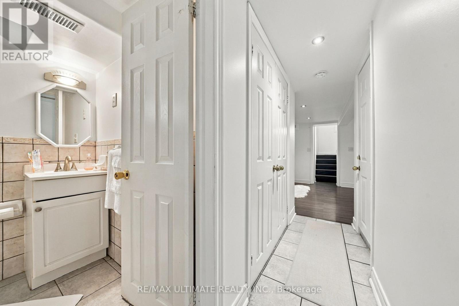 372 Blackthorn Avenue, Toronto, Ontario  M6M 3B9 - Photo 20 - W13830496