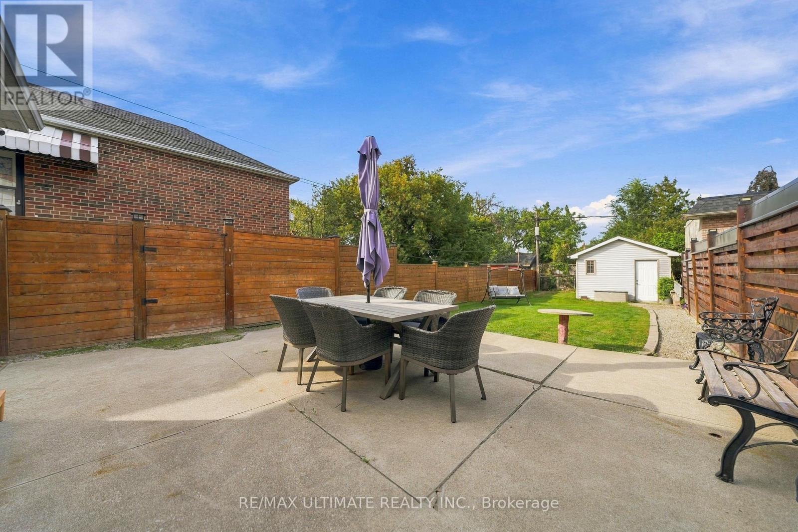 372 Blackthorn Avenue, Toronto, Ontario  M6M 3B9 - Photo 21 - W13830496