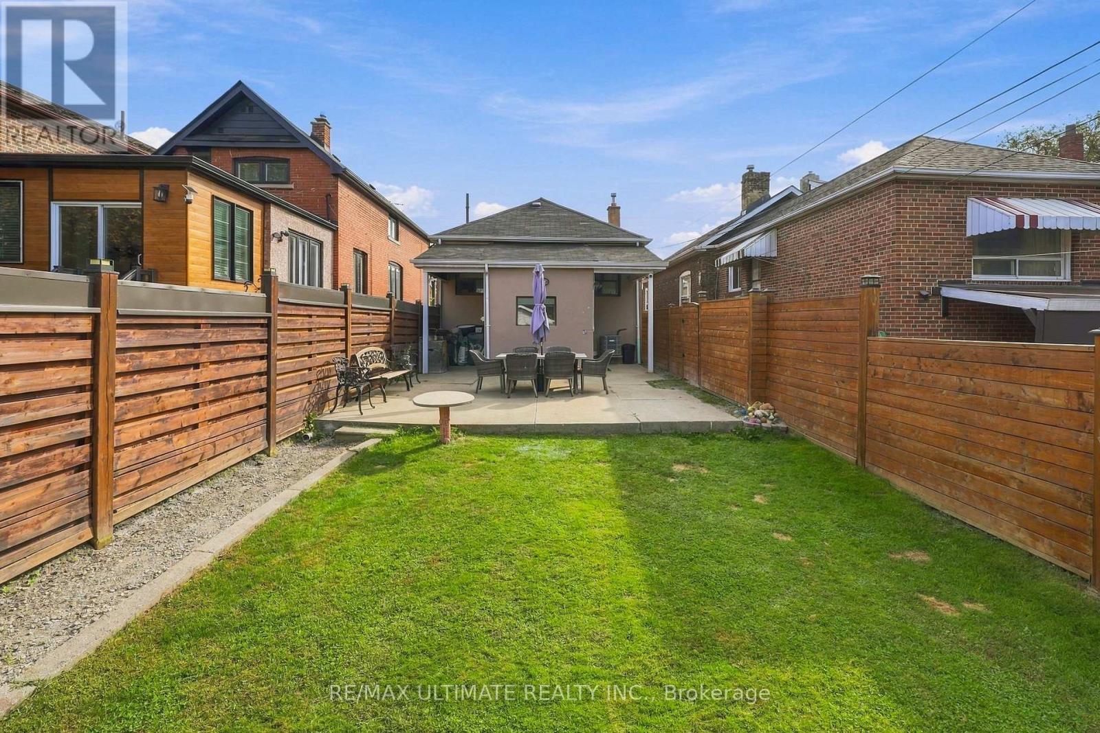 372 Blackthorn Avenue, Toronto, Ontario  M6M 3B9 - Photo 22 - W13830496