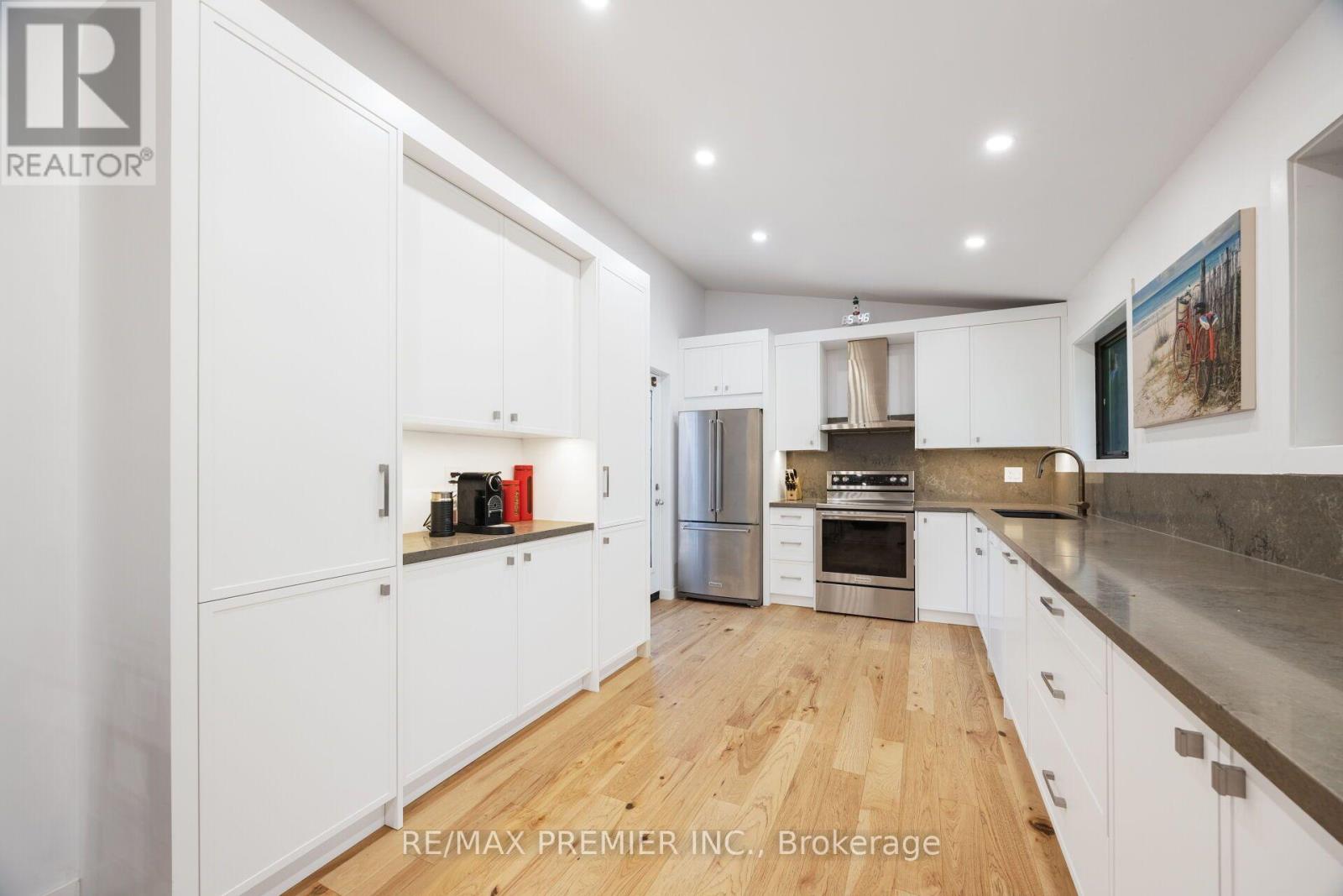 9 Adeline Court, Toronto, Ontario  M9V 3M9 - Photo 14 - W13830498