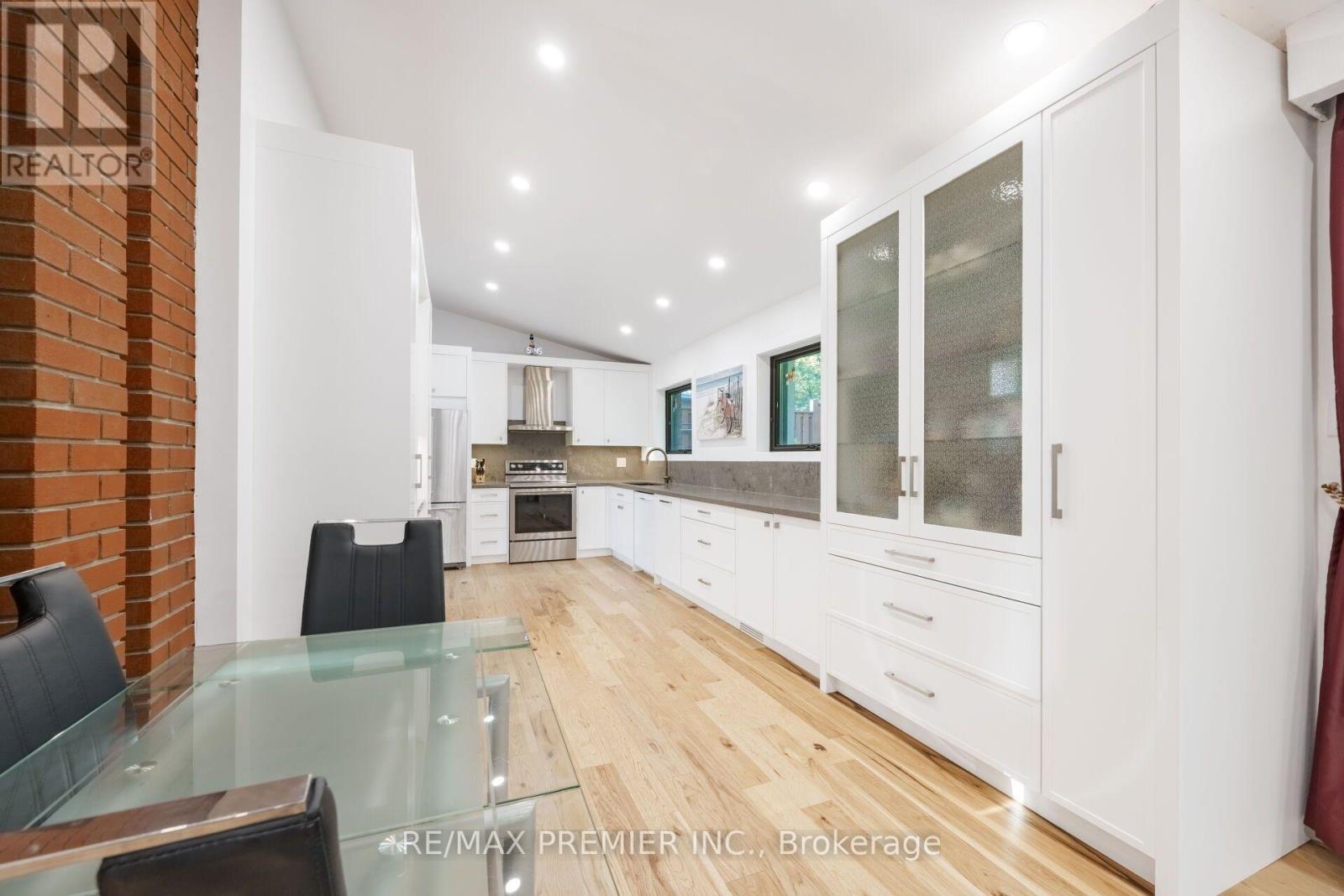 9 Adeline Court, Toronto, Ontario  M9V 3M9 - Photo 16 - W13830498
